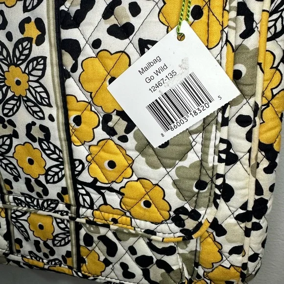 MWT. Vera Bradley Mailbag crossbody yellow /Black Quilted Tote. Go wild floral. - Picture 2 of 15